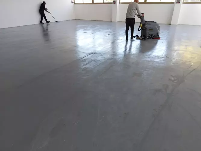 ניקיון בית עסק